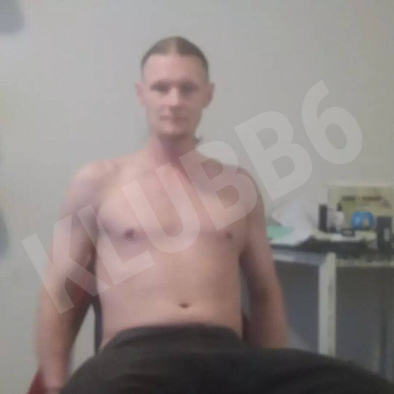 Mikael851552996